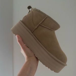 UGG Ultra mini Platform /Mustard Seed